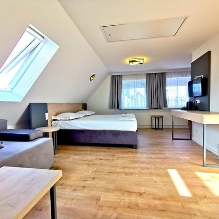 Home Inn Hotel Дормаген Экстерьер фото