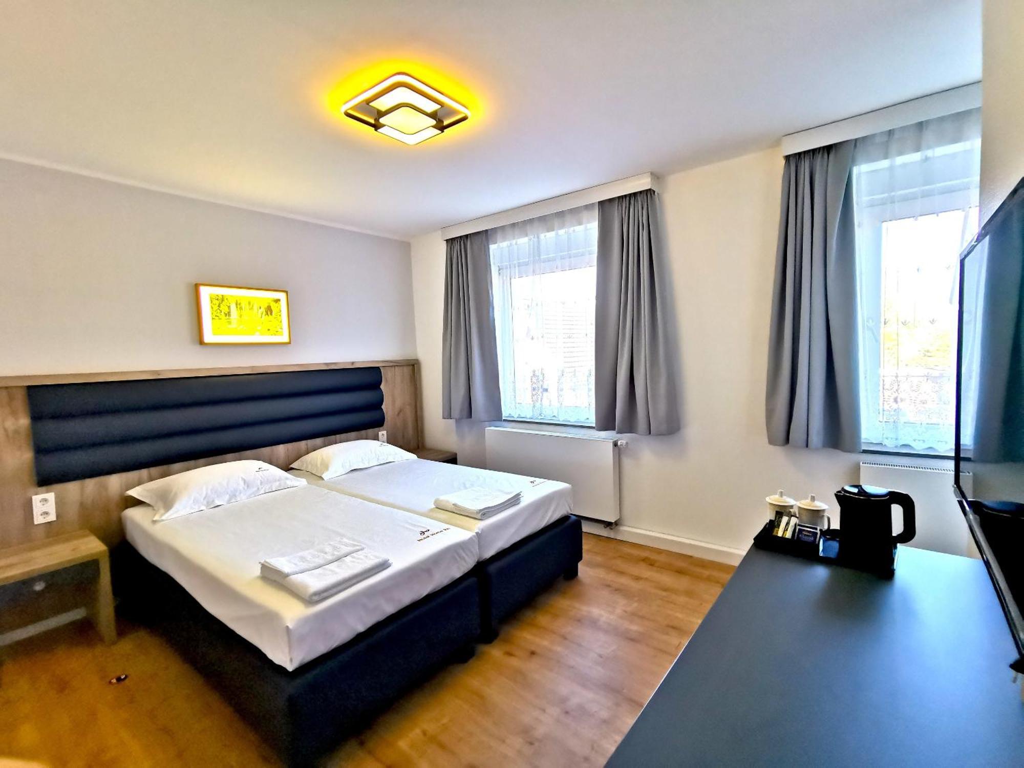 Home Inn Hotel Дормаген Экстерьер фото